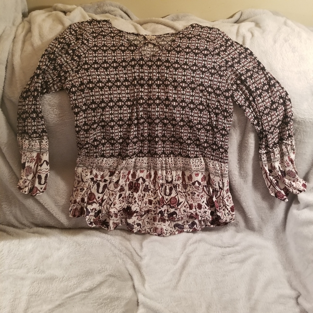Como Vintage Black, Ivory, and Burgundy Womens XL Long sleeve tunic